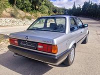 Usado BMW 316 102 CV (75 kW) 1990 Gris Berlina
