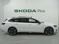 Usado Skoda Superb SportLine 204 CV (150 kW) 2026 Blanco Familiar