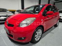 Usado Toyota Yaris Connect Style 101 CV (74 kW) 2011 Rojo Berlina