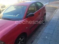 Usado Seat Ibiza Stella 75 CV (55 kW) 2003 Rojo Utilitario