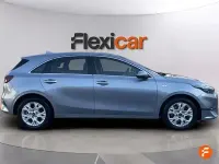 Usado Kia Ceed 136 CV (100 kW) 2023 Gris Utilitario