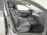 Usado Skoda Superb Ambition 150 HP (110 kW) 2023 Cinzento Carrinha