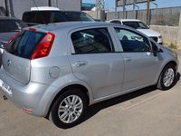 Usado Fiat Punto Pop 69 CV (50 kW) 2016 Gris Utilitario