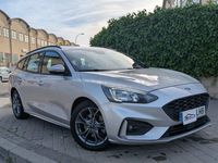 Usado Ford Focus ST-Line X 120 CV (88 kW) 2020 Gris Utilitario