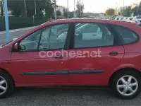 Usado Renault Scénic 110 CV (80 kW) 2000 Rojo Monovolumen