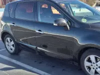 Usado Renault Scenic E-Tech Dynamique 106 CV (77 kW) 2010 Negro Monovolumen