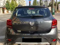 Usado Dacia Sandero 90 CV (66 kW) 2017 Gris / plata Berlina