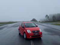 Usado Citroën C2 VTR Sport 75 CV (55 kW) 2007 Rojo Utilitario