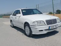 Usado Mercedes C200 Elegance 136 CV (100 kW) 2001 Blanco Berlina