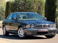 Usado Jaguar XJ8 Executive 298 CV (219 kW) 2004 Gris / plata Berlina