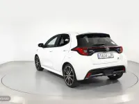 Usado Toyota Yaris Sport 116 CV (85 kW) 2022 Gris Utilitario