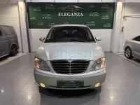 Usado SsangYong Rodius Limited 165 CV (121 kW) 2012 Gris / plata Monovolumen