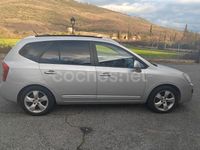 Usado Kia Carens 140 CV (102 kW) 2007 Gris / plata Monovolumen