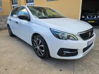Usado Peugeot 308 Access 100 CV (73 kW) 2020 Blanco Berlina