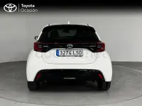 Usado Toyota Yaris Hybrid Style 116 CV (85 kW) 2021 Blanco Berlina