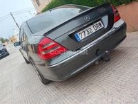 Usado Mercedes E270 Avantgarde 170 CV (125 kW) 2003 Gris / plata Berlina