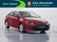 Usado Toyota Corolla Business Edition 98 CV (72 kW) 2022 Rojo Berlina