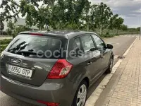 Używany Kia Ceed 90 KM (66 kW) 2010 Szary Hatchback