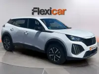 Usado Peugeot 2008 Active 100 CV (73 kW) 2023 Blanco SUV