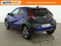 Usado Toyota Aygo X-play 69 CV (50 kW) 2022 Azul Utilitario
