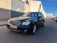 Usado Mercedes C200 Classic 122 CV (89 kW) 2007 Azul Familiar