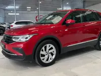 Usado VW Tiguan Life 150 CV (110 kW) 2022 Rojo SUV