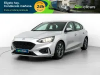 Usado Ford Focus ST-Line 120 CV (88 kW) 2019 Gris / plata Berlina