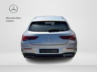 Usado Mercedes CLA200 Shooting Brake 150 CV (110 kW) 2023 Plateado Familiar