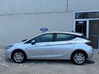 Usado Opel Astra Dynamic 136 CV (100 kW) 2019 Gris / plata Berlina