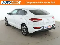 Usado Hyundai i30 120 CV (88 kW) 2020 Blanco Berlina