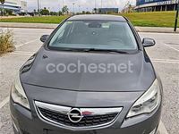Usado Opel Astra Selective 110 CV (80 kW) 2011 Gris / plata Berlina