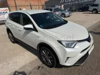 Usado Toyota RAV4 Hybrid Executive 197 CV (144 kW) 2017 Blanco SUV