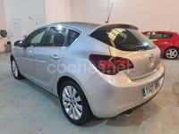 Usado Opel Astra Cosmo 180 CV (132 kW) 2010 Gris / plata Berlina