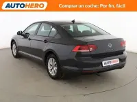 Usado VW Passat 122 CV (89 kW) 2020 Gris Berlina