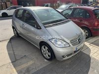 Usado Mercedes A180 Classic 109 CV (80 kW) 2009 Gris / plata Monovolumen