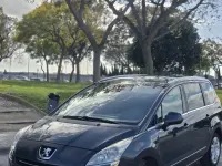 Używany Peugeot 5008 Style 115 KM (84 kW) 2013 Niebieski Minivan