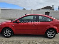 Usado Ford Focus Trend 100 CV (73 kW) 2007 Rojo Berlina
