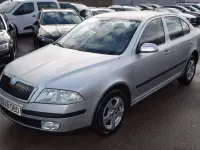 Usado Skoda Octavia Active 105 CV (77 kW) 2004 Gris Berlina