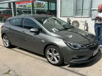 Usado Opel Astra Excellence 110 CV (80 kW) 2017 Gris / plata Berlina