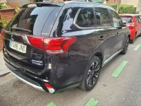 Usado Mitsubishi Outlander P-HEV 203 CV (149 kW) 2016 Negro SUV