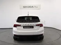 Usado Skoda Fabia Selection 95 CV (69 kW) 2026 Blanco Utilitario
