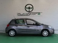 Usado Renault Clio Business 75 CV (55 kW) 2013 Gris Utilitario
