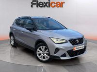 Usado Seat Arona Xperience 110 CV (80 kW) 2022 Gris SUV