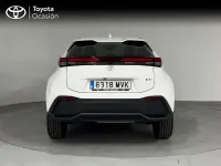 Begagnad Toyota C-HR Advance 140 HK (102 kW) 2024 Vit SUV