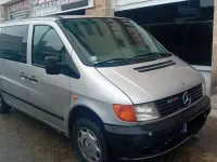 Usado Mercedes Vito 122 CV (89 kW) 2000 Gris Van