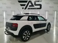 Usado Citroën C4 Cactus PureTech 110 CV (80 kW) 2015 Blanco Utilitario