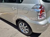 Usado Toyota Corolla Verso Sol 129 CV (94 kW) 2005 Gris / plata Monovolumen