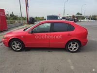 Usado Seat Leon Sport 110 CV (80 kW) 2002 Rojo Utilitario