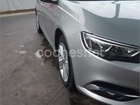 Usado Opel Insignia Selective 136 CV (100 kW) 2017 Gris / plata Berlina