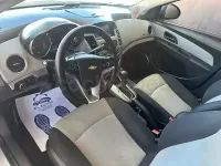 Usado Chevrolet Cruze LT 163 CV (119 kW) 2012 Gris / plata Berlina